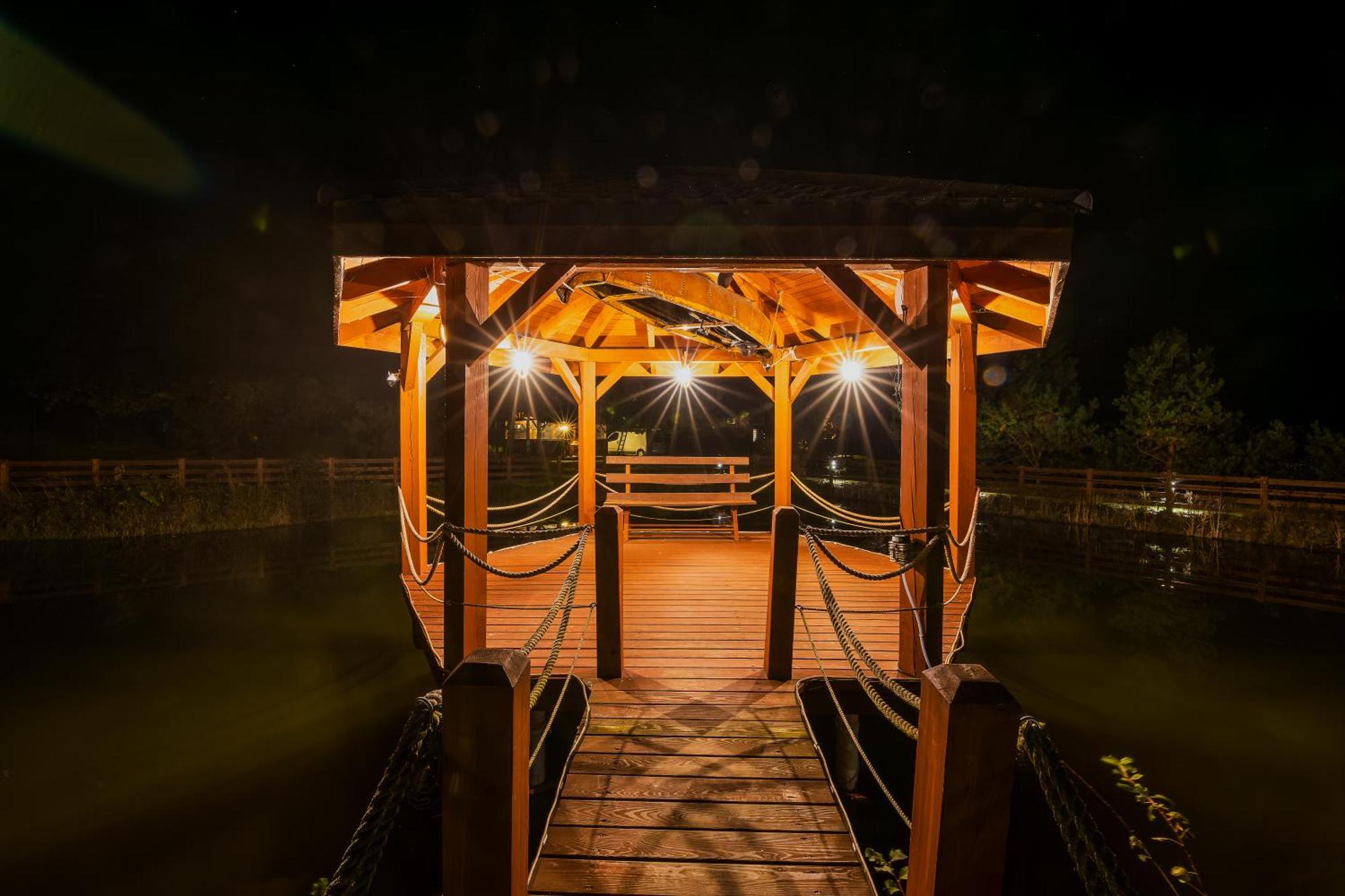 Glamping Pod Gwiazdami Pietrusza Wola Hotel Exterior photo